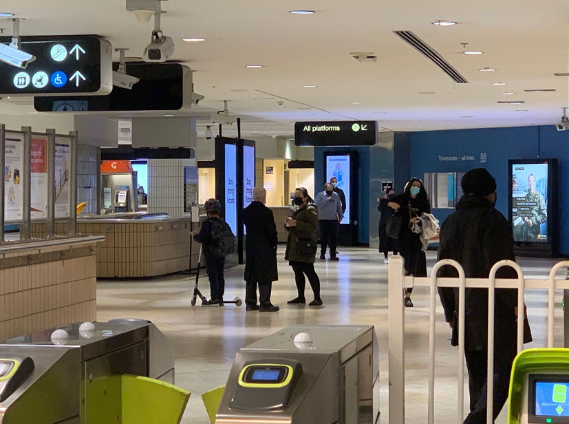 403例!! 口罩令第一天! 墨尔本街头实拍!! 超市不戴不给进! 仍有"反口罩主义者"执迷不悟...