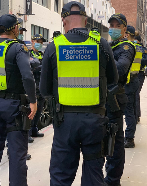 403例!! 口罩令第一天! 墨尔本街头实拍!! 超市不戴不给进! 仍有"反口罩主义者"执迷不悟...