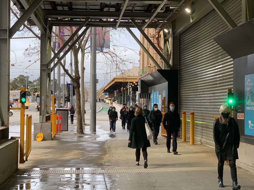403例!! 口罩令第一天! 墨尔本街头实拍!! 超市不戴不给进! 仍有"反口罩主义者"执迷不悟...